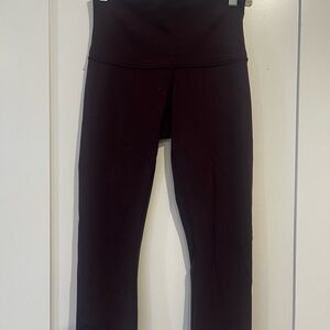Lululemon Maroon Crop Leggings/ Yoga Pants Size 6